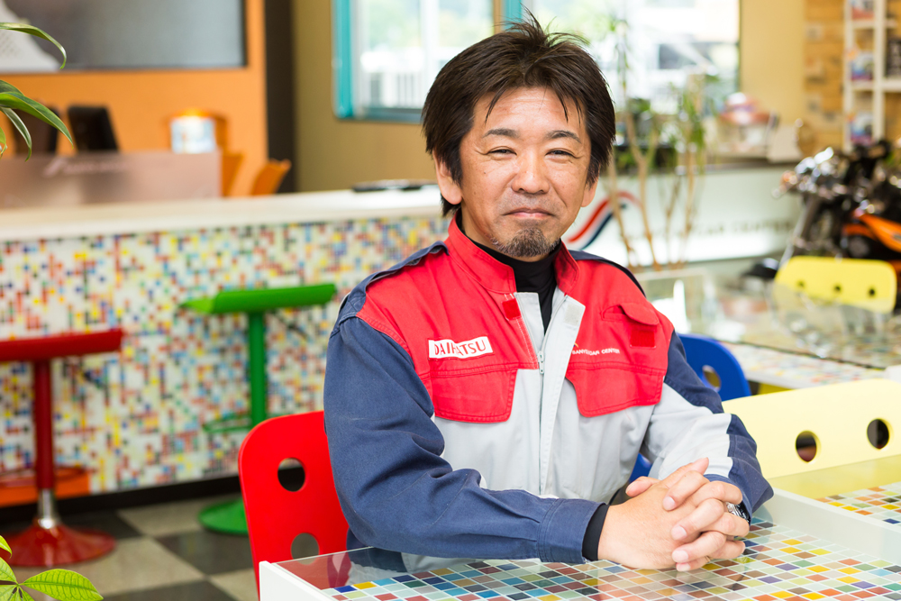 代表取締役 問谷 進